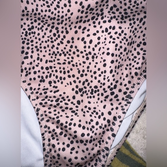 Swimsuit - Picture 3 of 5